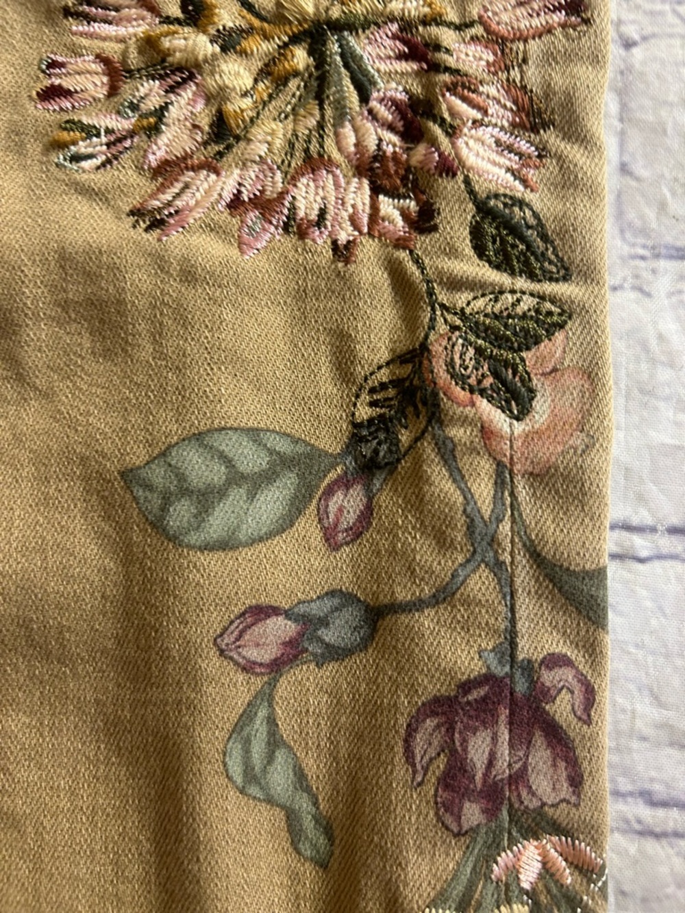 CHICO’S EMBROIDERED HIGH-RISE WIDE LEG JEANS BOHEMIAN FLORAL TAN COLOR SIZE 14R - Picture 13 of 15